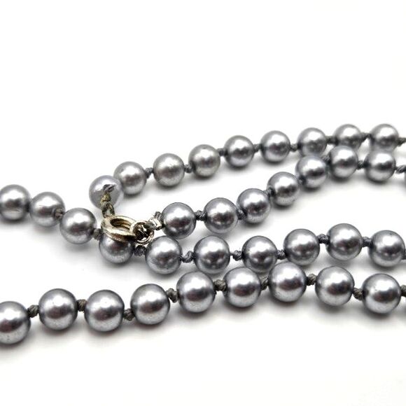 Vintage Hand-Knotted Glass Faux Gray Pearl Choker Necklace - Picture 4 of 4